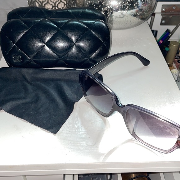 Black Chanel 5385-A c.1191/S6 Sunglasses with Mirror Unique Shape Lens - Picture 7 of 8